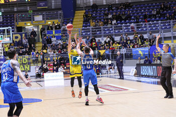 2023-12-10 - # 40 Simone Pepe (Reale Mutua Basket Torino) - REALE MUTUA TORINO VS MONCADA ENERGY AGRIGENTO - ITALIAN SERIE A2 - BASKETBALL