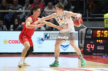2023-12-23 - Nicola Giordano (Fortitudo Flats Services Bologna)(R) thwarted by Michele Ruzzier (Pallacanestro Trieste) during the italian basketball LBN A2 series championship match Fortitudo Flats Services Bologna Vs Pallacanestro Trieste - Bologna, Italy, December 23, 2023 at Paladozza sports hall - Photo: Michele Nucci - FORTITUDO BOLOGNA VS TRIESTE - ITALIAN SERIE A2 - BASKETBALL