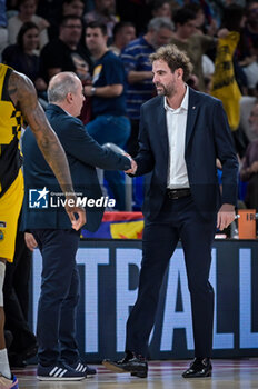 2023-11-12 - Head coach Roger Grimau (Barca Basket) and Head coach Txus Vidorreta (Lenovo Tenerife) during a Liga ENDESA match at Palau Blaugrana, in Barcelona, Spain on November 12, 2023. (Photo / Felipe Mondino) - BARÇA - LENOVO TENERIFE - SPANISH LIGA ENDESA ACB - BASKETBALL