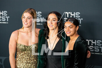 2023-02-27 - Mary Earps of Manchester United, Lucy Bronze of FC Barcelona and Jess Carter of Chelsea FC during The Best FIFA Football Awards 2022 on February 27, 2023 at the Salle Pleyel in Paris, France - FOOTBALL - THE BEST FIFA FOOTBALL AWARDS 2022 - OTHER - SOCCER