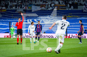 2023-03-02 - Referee José Luis Munuera Montero in action during the football match between
Real Madrid and Barcelona valid for the semifinal of the “Copa del Rey” Spanish cup celebrated in Madrid, Spain at Bernabeu stadium on Thursday 02 March 2023 - REAL MADRID VS BARCELONA - SPANISH CUP - SOCCER