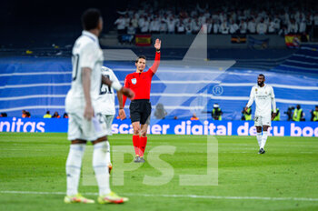 2023-03-02 - Referee José Luis Munuera Montero in action during the football match between
Real Madrid and Barcelona valid for the semifinal of the “Copa del Rey” Spanish cup celebrated in Madrid, Spain at Bernabeu stadium on Thursday 02 March 2023 - REAL MADRID VS BARCELONA - SPANISH CUP - SOCCER