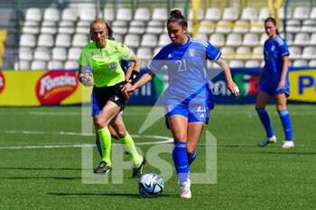 2023-04-11 - Giulia Dragoni with ball - ROUND 2 - WOMEN'S UNDER-19 EUROPEAN QUALIFIERS - ITALY VS AUSTRIA - OTHER - SOCCER