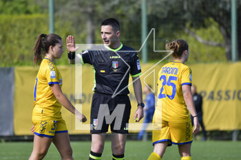 2023-04-23 - Referee Salvatore Viapiana during Lazio Women vs Chievo Women match day 25 of Italian Football Championship League B Women at Mirko Fersini stadium on April 23, 2022, in Formello (Rome), Italy - LAZIO WOMEN VS CHIEVO WOMEN - OTHER - SOCCER