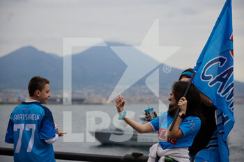 2023-04-30 - Napoli's supporters with Vesuvio in the backgrownd, at the end of the match against Salernitana that would have allowed Napoli to win the third Scudetto in its history today,  Naples April 30th, 2023. ©Photo: Cinzia Camela. - CELEBRATIONS NAPOLI SOCCER CHAMPIONSHIP (SCUDETTO) VICTORY - OTHER - SOCCER