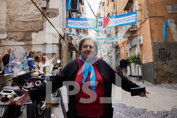 2023-04-29 - Anna, a Naples supporter is ready to celebrate tomorrow the SSC Napoli's football team Scudetto, of the Italian Serie A Championship. Naples, April, the 29th, 2023. ©Photo: Cinzia Camela. - NAPLES PREPARES THE CELEBRATIONS FOR THE VICTORY OF THE CHAMPIONSHIP - OTHER - SOCCER