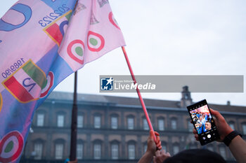 2023-06-04 - Napoli Supporters taking a selfie during Italian Serie A scudetto victory celebrations, Piazza Plebiscito, Naples, Italy, June the 4th, 2023. ©Photo: Cinzia Camela. - SCUDETTO VICTORY CELEBRATIONS IN NAPLES - OTHER - SOCCER