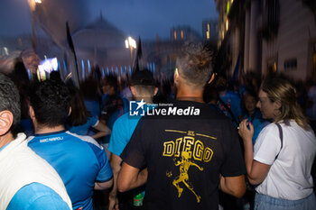 2023-06-04 - Napoli Supporter wearing Diego shirt during Italian Serie A scudetto victory celebrations, Piazza Plebiscito, Naples, Italy, June the 4th, 2023. ©Photo: Cinzia Camela. - SCUDETTO VICTORY CELEBRATIONS IN NAPLES - OTHER - SOCCER