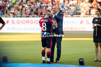 2023-06-12 - Nahitan Nandez of Cagliari Calcio, Tommaso Giulini President of Cagliari Calcio - CAGLIARI AWARD CEREMONY FOR PROMOTION TO SERIE A - OTHER - SOCCER