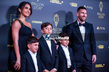 2023-10-30 - Lionel Messi with wife Antonela Roccuzzo and their kids during the red carpet ceremony of the Ballon d'Or (Golden Ball) France Football 2023 on October 30, 2023 at Theatre du Chatelet in Paris, France - FOOTBALL - BALLON D'OR 2023 - RED CARPET CEREMONY - OTHER - SOCCER