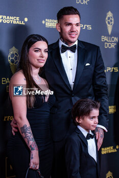 2023-10-30 - Ederson with his family during the red carpet ceremony of the Ballon d'Or (Golden Ball) France Football 2023 on October 30, 2023 at Theatre du Chatelet in Paris, France - FOOTBALL - BALLON D'OR 2023 - RED CARPET CEREMONY - OTHER - SOCCER