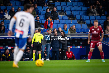 2023-11-26 - Head coach Fran Fernandez (AD Alcorcon) during a La Liga Hypermotion match between RCD Espanyol and AD Alcorcon at Stage Front Stadium, in Barcelona, ,Spain on November 26, 2023. (Photo / Felipe Mondino) - RCD ESPANYOL - AD ALCORCÓN - OTHER - SOCCER