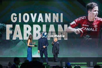2023-12-04 - Giovanni Fabbian attends during the Gran Gala del Calcio 2023 Oscar del Calcio Awards AIC at Superstudio Maxi, Milan, Italy on December 04, 2023 - GRAN GALA DEL CALCIO AIC - OTHER - SOCCER