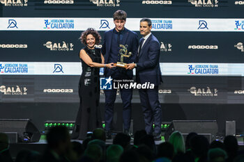 2023-12-04 - Giovanni Fabbian awarded during the Gran Gala del Calcio 2023 Oscar del Calcio Awards AIC at Superstudio Maxi, Milan, Italy on December 04, 2023 - GRAN GALA DEL CALCIO AIC - OTHER - SOCCER