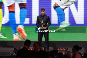 2023-12-04 - Giovanni Di Lorenzo awarded during the Gran Gala del Calcio 2023 Oscar del Calcio Awards AIC at Superstudio Maxi, Milan, Italy on December 05, 2023 - GRAN GALA DEL CALCIO AIC - OTHER - SOCCER