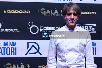 2023-12-04 - Davide Oldan attends during the Gran Gala del Calcio 2023 Oscar del Calcio Awards AIC at Superstudio Maxi, Milan, Italy on December 04, 2023 - GRAN GALA DEL CALCIO AIC - OTHER - SOCCER