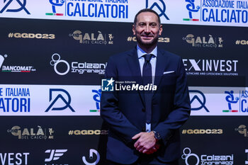 2023-12-04 - Mark Iuliano attends during the Gran Gala del Calcio 2023 Oscar del Calcio Awards AIC at Superstudio Maxi, Milan, Italy on December 04, 2023 - GRAN GALA DEL CALCIO AIC - OTHER - SOCCER