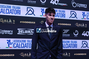 2023-12-04 - Alessandro Bastoni attends during the Gran Gala del Calcio 2023 Oscar del Calcio Awards AIC at Superstudio Maxi, Milan, Italy on December 04, 2023 - GRAN GALA DEL CALCIO AIC - OTHER - SOCCER