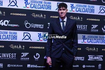 2023-12-04 - Alessandro Bastoni attends during the Gran Gala del Calcio 2023 Oscar del Calcio Awards AIC at Superstudio Maxi, Milan, Italy on December 04, 2023 - GRAN GALA DEL CALCIO AIC - OTHER - SOCCER