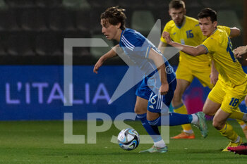 2023-03-27 - Edoardo Bove Italy carries the ball  - UNDER 21 - ITALY VS UKRAINE - FRIENDLY MATCH - SOCCER