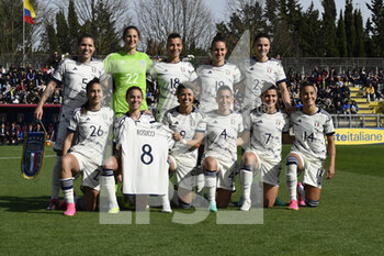 2023-04-11 - Italia line up for a team photograph  during the International Friendly Match between Italy Women and Colombia Women at the Stadio Tre Fontane on 11th of April, 2023 in Rome, Italy. - ITALY WOMEN VS COLOMBIA - FRIENDLY MATCH - SOCCER