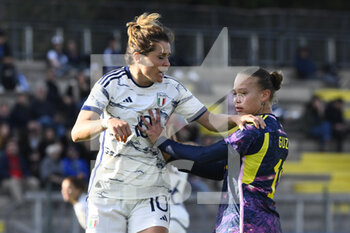2023-04-11 - Cristiana Girelli of Italy Women and Ana María Guzmán Zapata of Colombia Women during the International Friendly Match between Italy Women and Colombia Women at the Stadio Tre Fontane on 11th of April, 2023 in Rome, Italy. - ITALY WOMEN VS COLOMBIA - FRIENDLY MATCH - SOCCER