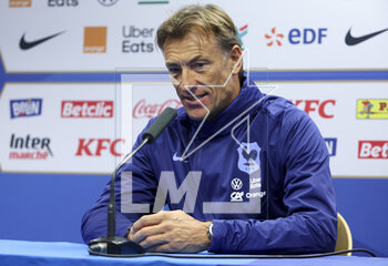 2023-04-07 - Coach of France Herve Renard during the press conference following the Women's Friendly football match between France and Colombia on April 7, 2023 at Stade Gabriel-Montpied in Clermont-Ferrand, France - FOOTBALL - WOMEN'S FRIENDLY GAME - FRANCE V COLOMBIA - FRIENDLY MATCH - SOCCER