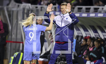 2023-04-07 - Eugenie Le Sommer of France celebrates her goal with coach of France Herve Renard during the Women's Friendly football match between France and Colombia on April 7, 2023 at Stade Gabriel-Montpied in Clermont-Ferrand, France - FOOTBALL - WOMEN'S FRIENDLY GAME - FRANCE V COLOMBIA - FRIENDLY MATCH - SOCCER