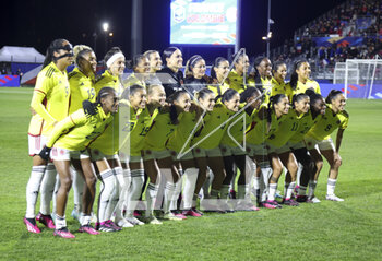 2023-04-07 - Team Colombia poses before the Women's Friendly football match between France and Colombia on April 7, 2023 at Stade Gabriel-Montpied in Clermont-Ferrand, France - FOOTBALL - WOMEN'S FRIENDLY GAME - FRANCE V COLOMBIA - FRIENDLY MATCH - SOCCER