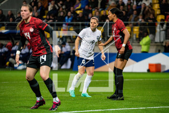 2023-04-11 - Eugenie Le Sommer of France and Jade Rose of Canada fight for the ball during the Women's Friendly football match between France and Canada on April 11, 2023 at Marie-Marvingt stadium in Le Mans, France - FOOTBALL - WOMEN'S FRIENDLY GAME - FRANCE V CANADA - FRIENDLY MATCH - SOCCER