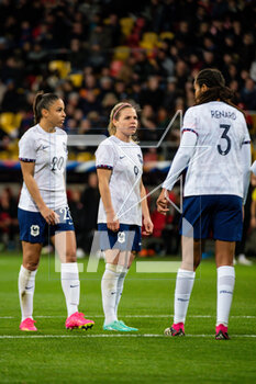 2023-04-11 - Delphine Cascarino of France, Eugenie Le Sommer of France and Wendie Renard of France during the Women's Friendly football match between France and Canada on April 11, 2023 at Marie-Marvingt stadium in Le Mans, France - FOOTBALL - WOMEN'S FRIENDLY GAME - FRANCE V CANADA - FRIENDLY MATCH - SOCCER