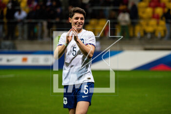 2023-04-11 - Elisa De Almeida of France celebrates the victory after the Women's Friendly football match between France and Canada on April 11, 2023 at Marie-Marvingt stadium in Le Mans, France - FOOTBALL - WOMEN'S FRIENDLY GAME - FRANCE V CANADA - FRIENDLY MATCH - SOCCER
