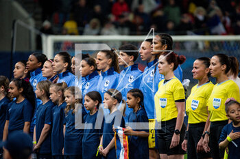 2023-04-11 - The players of France ahead of the Women's Friendly football match between France and Canada on April 11, 2023 at Marie-Marvingt stadium in Le Mans, France - FOOTBALL - WOMEN'S FRIENDLY GAME - FRANCE V CANADA - FRIENDLY MATCH - SOCCER