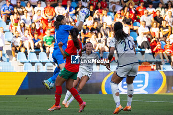 2023-07-01 - Khadija Errmichi of Morocco and Annamaria Serturini of Italy in action during the Women´s International Friendly match between Italy and Morocco at Stadio Paolo Mazza on July 01, 2023 in Ferrara, Italy. ©Photo: Cinzia Camela. - ITALY WOMEN VS MOROCCO - FRIENDLY MATCH - SOCCER