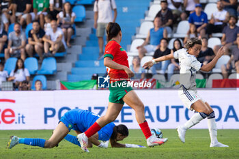 2023-07-01 - Valentina Giacinti of Italy and goalkeeper Khadija Errmichi of Morocco in action during the Women´s International Friendly match between Italy and Morocco at Stadio Paolo Mazza on July 01, 2023 in Ferrara, Italy. ©Photo: Cinzia Camela. - ITALY WOMEN VS MOROCCO - FRIENDLY MATCH - SOCCER