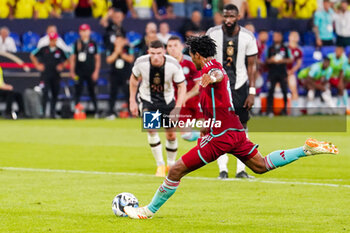 2023-06-20 - Juan Cuadrado of Colombia shooting a penalty during the International Friendly football match between Germany and Colombia on June 20, 2023 at the Veltins-Arena in Gelsenkirchen, Germany - FOOTBALL - FRIENDLY GAME - GERMANY V COLOMBIA - FRIENDLY MATCH - SOCCER