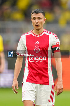 2023-08-06 - Steven Berghuis of Ajax during the Pre-season Friendly football match between Borussia Dortmund and Ajax on August 6, 2023 at Signal Iduna Park in Dortmund, Germany - FOOTBALL - FRIENDLY GAME - DORTMUND V AJAX - FRIENDLY MATCH - SOCCER