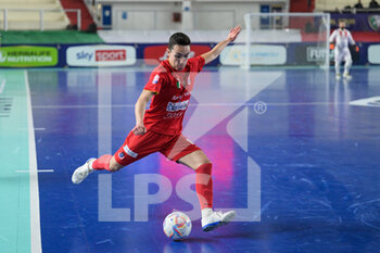 2023-03-25 - Diego Pires (8) Italservice Pesaro control the ball during the Italian Cup Semifinal Futsal match between Feldi Eboli vs Real San Giuseppe on March 25, 2023 at the Palavesuvio in Naples, Italy - ITALIAN CUP SEMIFINAL - ITALSERVICE PESARO VS NAPOLI FUTSAL - CALCIO A 5 - SOCCER