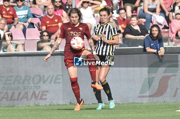 2023-06-04 - Elena Linari of AS Roma competes for the ball with Cristiana Girelli of Juventus FC during the Italian Cup Final between AS Roma vs Juventus FC at Arechi Stadium - FINAL - JUVENTUS FC VS AS ROMA - WOMEN ITALIAN CUP - SOCCER