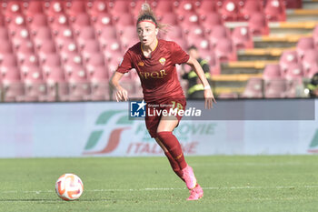 2023-06-04 - Benedetta Glionna of AS Roma in action during the Italian Cup Final between AS Roma vs Juventus FC at Arechi Stadium - FINAL - JUVENTUS FC VS AS ROMA - WOMEN ITALIAN CUP - SOCCER