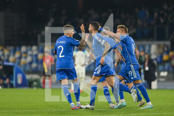 2023-03-23 - Team Italy celebrates after scoring a goal during the EURO 2024 qualifying football match between Italy vs England on March 23, 2023 at the Stadium Maradona in Naples, Italy - EURO 2024 QUALIFYING - ITALY VS ENGLAND - UEFA EUROPEAN - SOCCER