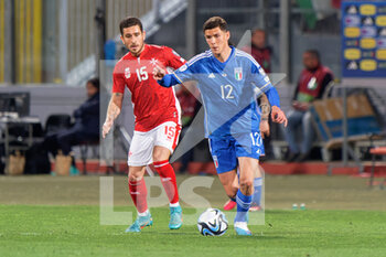 2023-03-26 - Matteo Pessina (Italy) and Juan Carlos Corbalan (Malta) - EUROPEAN QUALIFIERS - MALTA VS ITALY - UEFA EUROPEAN - SOCCER