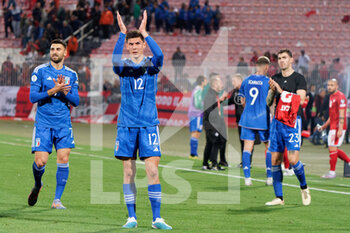 2023-03-26 - Matteo Pessina (Italy)  applauds fans - EUROPEAN QUALIFIERS - MALTA VS ITALY - UEFA EUROPEAN - SOCCER