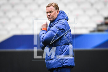 2023-03-23 - Ronald KOEMAN of Netherlands during the training of the Netherlands team ahead of the UEFA Euro 2024, European Qualifiers football match between France and Netherlands, on March 23, 2023 at Stade de France in Saint-Denis near Paris, France - FOOTBALL - FRANCE V NETHERLANDS - TRAINING AND PRESS CONFERENCE - UEFA EUROPEAN - SOCCER
