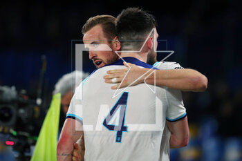 2023-03-23 - Harry Kane of England (L) celebrates with Declan Rice (R) after scoring 0-2 goal by penalty during the UEFA Euro 2024, European Qualifiers, Group C football match between Italy and England on March 23, 2023 at Stadio Diego Armando Maradona in Naples, Italy - FOOTBALL - EURO 2024 - QUALIFYING - ITALY V ENGLAND - UEFA EUROPEAN - SOCCER