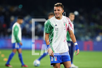 2023-03-23 - Mateo Retegui of Italy smiles during warm uip before the UEFA Euro 2024, European Qualifiers, Group C football match between Italy and England on March 23, 2023 at Stadio Diego Armando Maradona in Naples, Italy - FOOTBALL - EURO 2024 - QUALIFYING - ITALY V ENGLAND - UEFA EUROPEAN - SOCCER