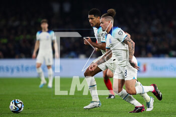 2023-03-23 - Jude Bellingham (L) and Kalvin Phillips (R) of England in action during the UEFA Euro 2024, European Qualifiers, Group C football match between Italy and England on March 23, 2023 at Stadio Diego Armando Maradona in Naples, Italy - FOOTBALL - EURO 2024 - QUALIFYING - ITALY V ENGLAND - UEFA EUROPEAN - SOCCER