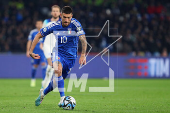 2023-03-23 - Lorenzo Pellegrini of Italy in action during the UEFA Euro 2024, European Qualifiers, Group C football match between Italy and England on March 23, 2023 at Stadio Diego Armando Maradona in Naples, Italy - FOOTBALL - EURO 2024 - QUALIFYING - ITALY V ENGLAND - UEFA EUROPEAN - SOCCER