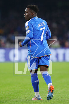 2023-03-23 - Wilfried Gnonto of Italy in action during the UEFA Euro 2024, European Qualifiers, Group C football match between Italy and England on March 23, 2023 at Stadio Diego Armando Maradona in Naples, Italy - FOOTBALL - EURO 2024 - QUALIFYING - ITALY V ENGLAND - UEFA EUROPEAN - SOCCER