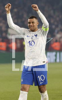 2023-03-27 - Kylian Mbappe of France celebrates the victory following the UEFA Euro 2024, European Qualifiers, Group B football match between Republic of Ireland and France on March 27, 2023 at Dublin Arena in Dublin, Republic of Ireland - FOOTBALL - EURO 2024 - QUALIFYING - REPUBLIC OF IRELAND V FRANCE - UEFA EUROPEAN - SOCCER